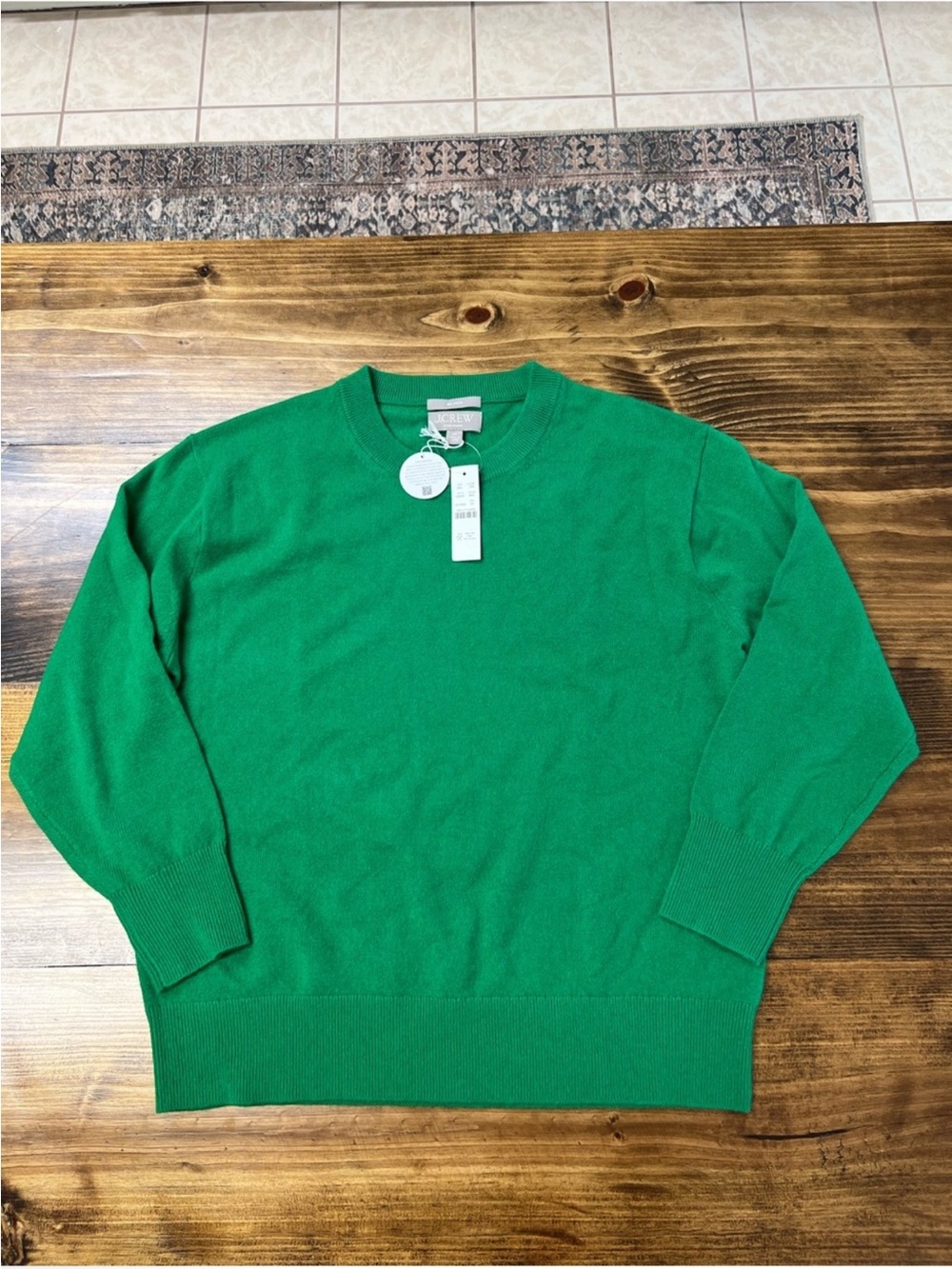 J. Crew Cashmere relaxed crewneck sweater in Brooke Green Size XS NWT ***FLAWED*